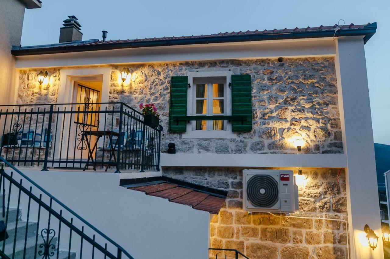 Conborgo Apartments Kumbor Exterior photo
